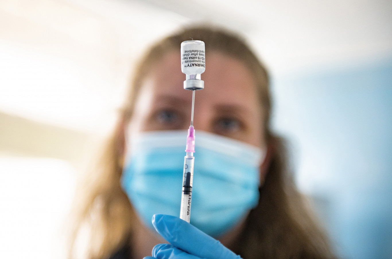 Nem biztos, hogy jó ötlet rövid úton véget vetni a vakcinaháborúnak – Qubit