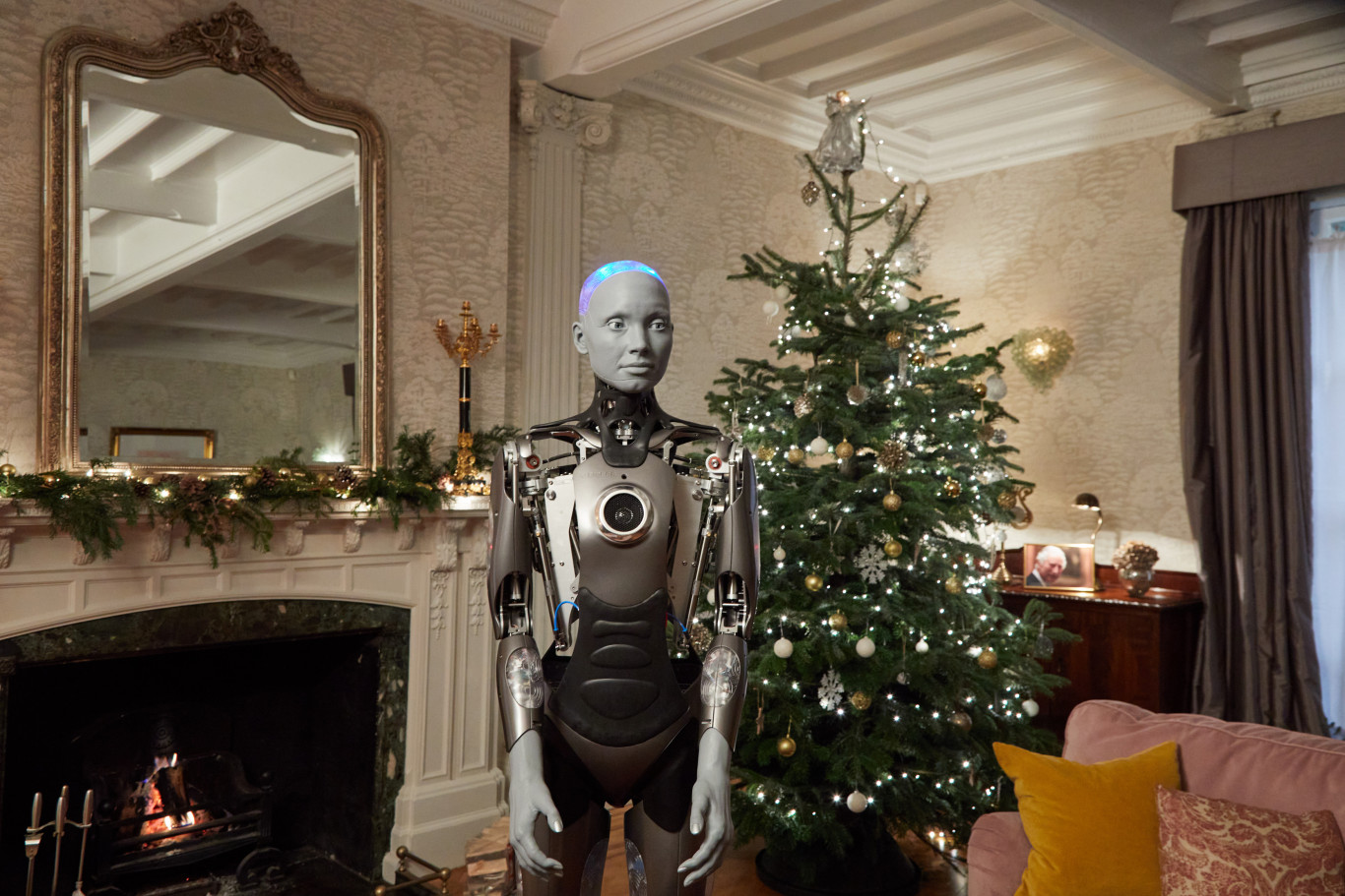 Egy robotot eresztenek rá Károly király első karácsonyi beszédére a brit Channel 4-on – Qubit