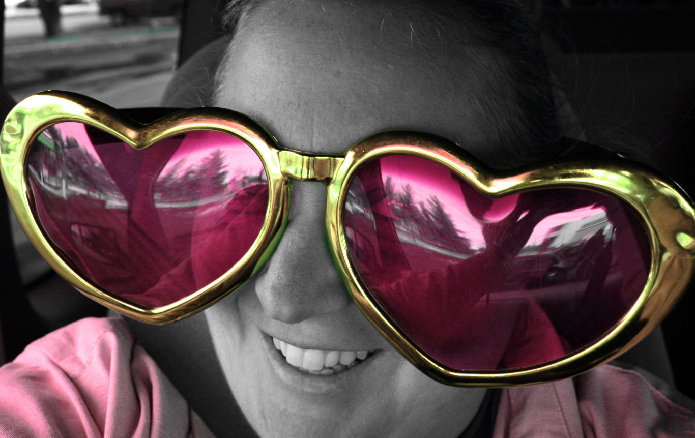 Sötétrózsaszín szemüveg, szürke valóság, sárga irigység – Qubit